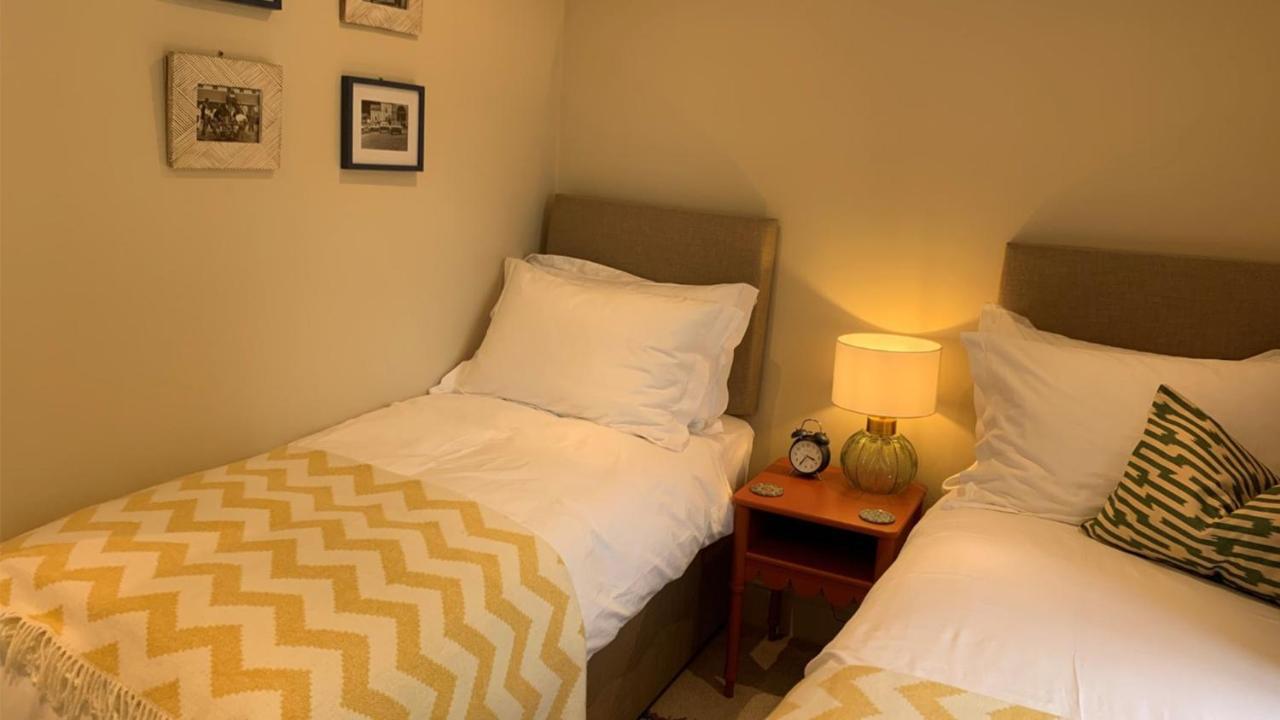 Oulton Park Apartment *