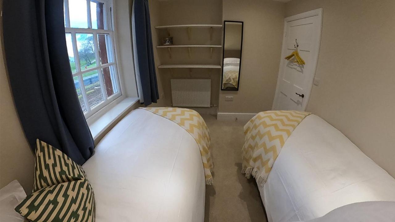 Oulton Park Apartment *